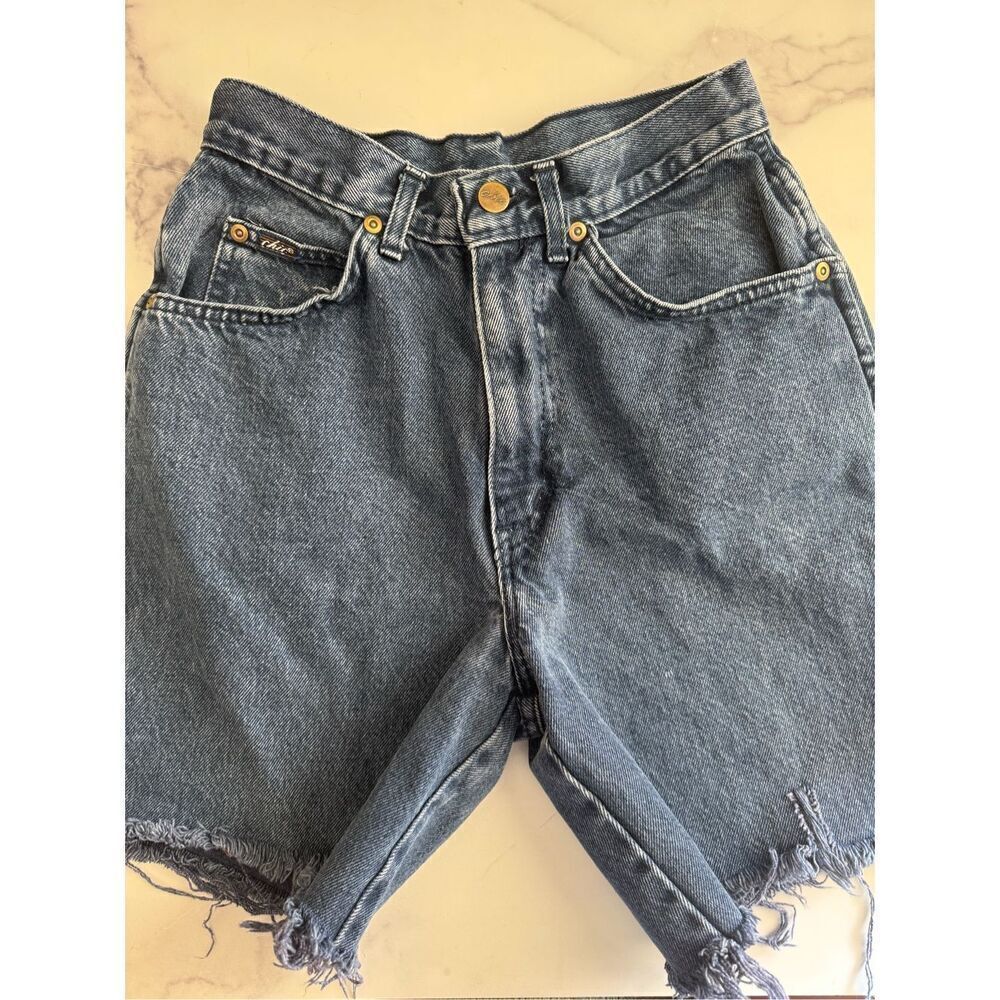 Chic high rise vintage 90s shorts blue jean Bermuda size 0 or size 9 juniors